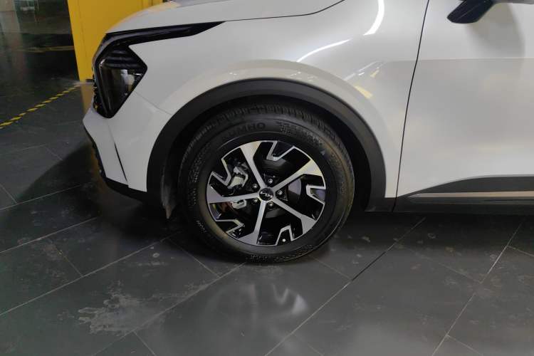 Used Kia Sportage (Chinese Domestic Model) 2025 1.5T Two-Wheel Drive Prestige Smart Enjoyment Version