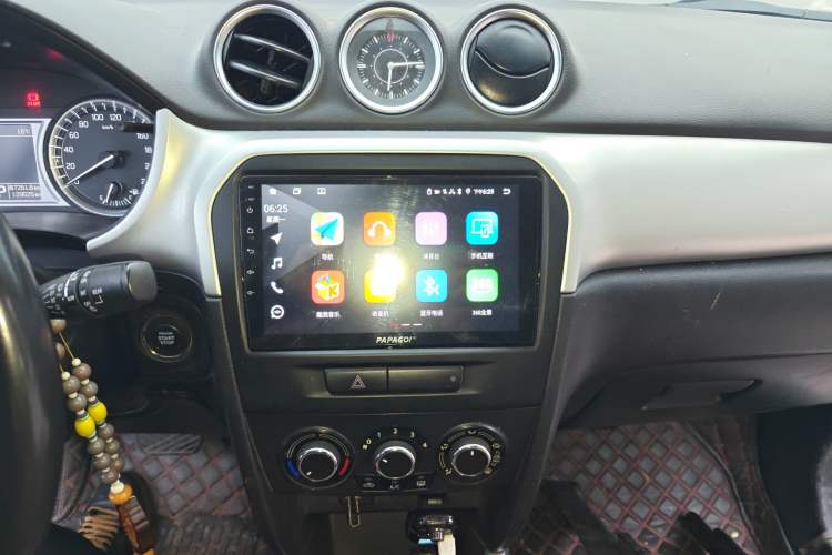 Used Suzuki Vitara 2016 1.4T Automatic Two-Wheel Drive Elite Model Audio And AC Panel