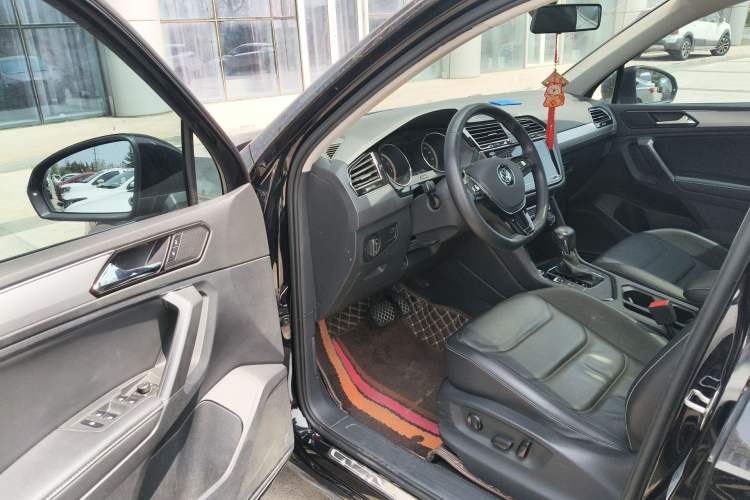 Used Volkswagen Tiguan L 2020 330TSI Automatic Two-Wheel Drive Panoramic Comfort Edition China VI Standard