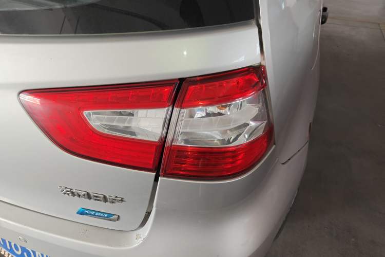 Used Nissan Livina 2015 1.6XE Manual Comfort Edition
