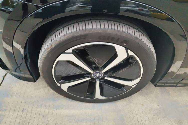 Used BYD Song L EV 2025 Intelligent Driving Version 662 km LiDAR Excellence Edition
