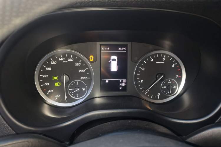 Used Mercedes-Benz Vito 2020 2.0T Elite Version 7 Seats