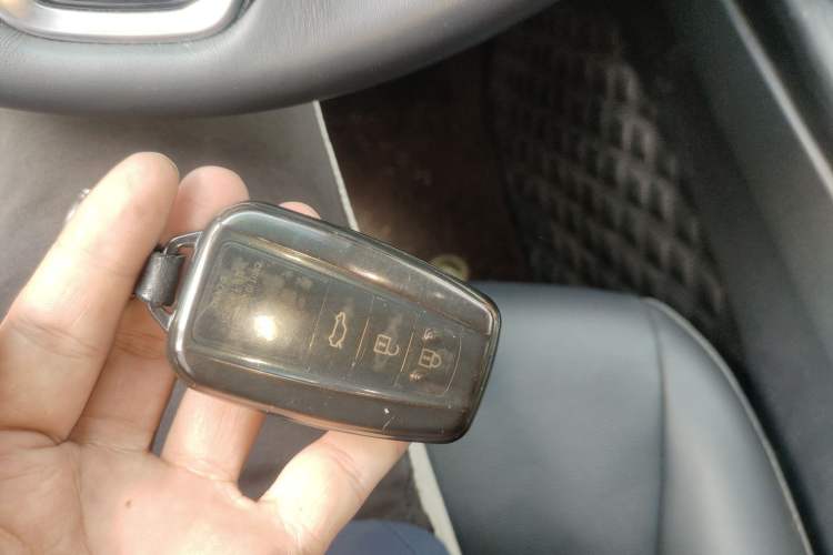 Used Toyota Camry 2023 2.0G Luxury Edition