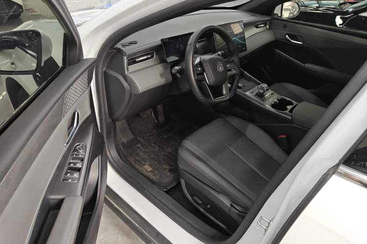 Used BYD Qin PLUS 2025 EV Smart Drive Version 510KM Beyond Model
