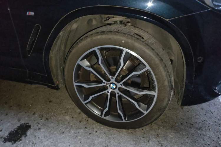 Used BMW X3 2022 Facelift xDrive30i Luxury Edition M Night Edition Package Right Front Wheel Hub