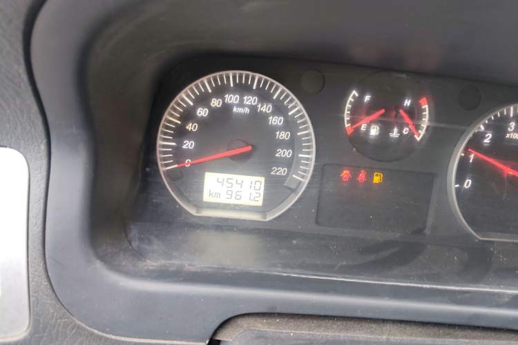 Used Foton Scenic G5 2020 2.4L Commercial Version Long-Wheelbase Flat-Roof 6-Seater Multi-Purpose Passenger Vehicle 4K22D4M