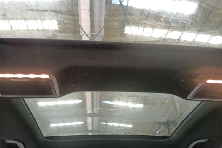 Used Mercedes-Benz GLC 2020 Facelift GLC 260 L 4MATIC Luxury Edition Headliner