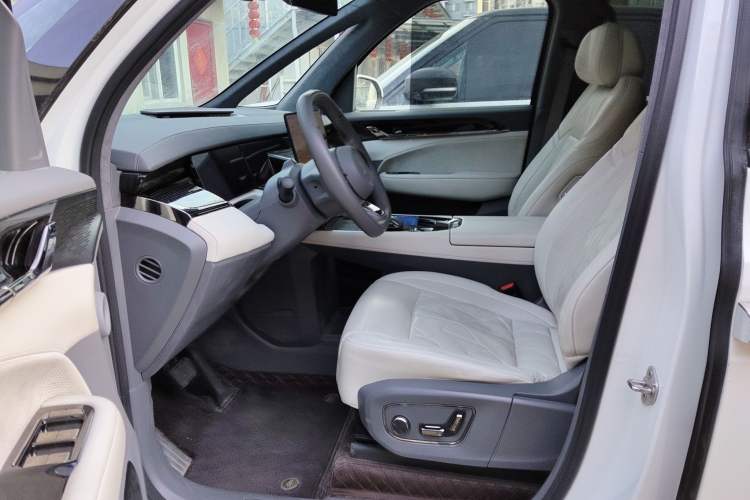 Used Zeekr 009 2024 Six-Seat Executive Version 4WD 108 kWh