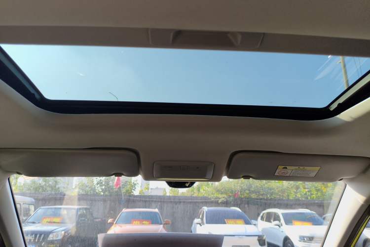 Used Wuling Alvez 2022 1.5T CVT Trendy & Cool Edition
