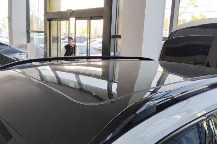 Used Volkswagen Tharu 2023 300TSI Two-Wheel-Drive Moon Luxury Edition