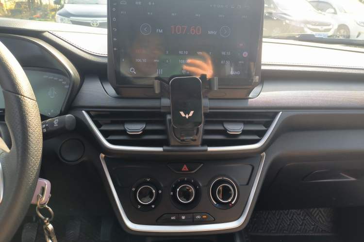 Used Wuling Hongguang S3 2019 1.5L Manual Comfort Model China VI Standard
