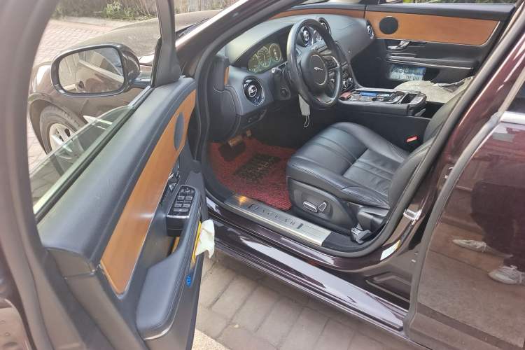 Used Jaguar XJ 2013 XJL 2.0T Elegance Business Edition
