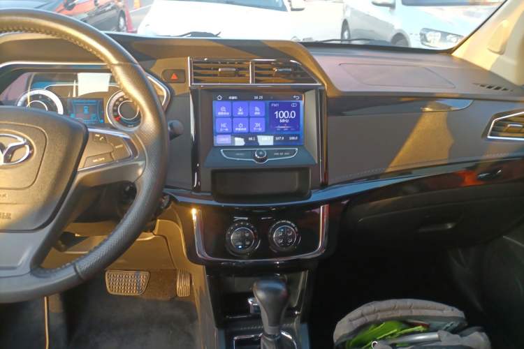 Used FAW Yingzhi G3 2016 G3S 1.5L CVT Luxury Navigation Edition
