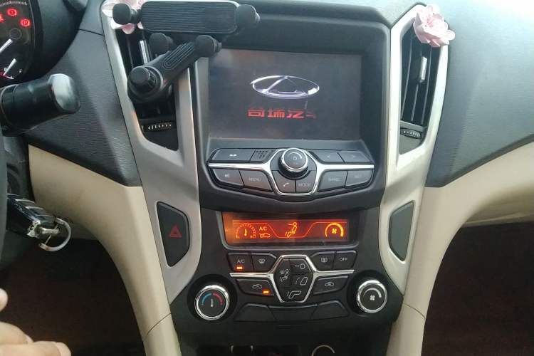 Used Chery Arrizo 7 2015 1.6L CVT ZhiShang Edition Audio And AC Panel