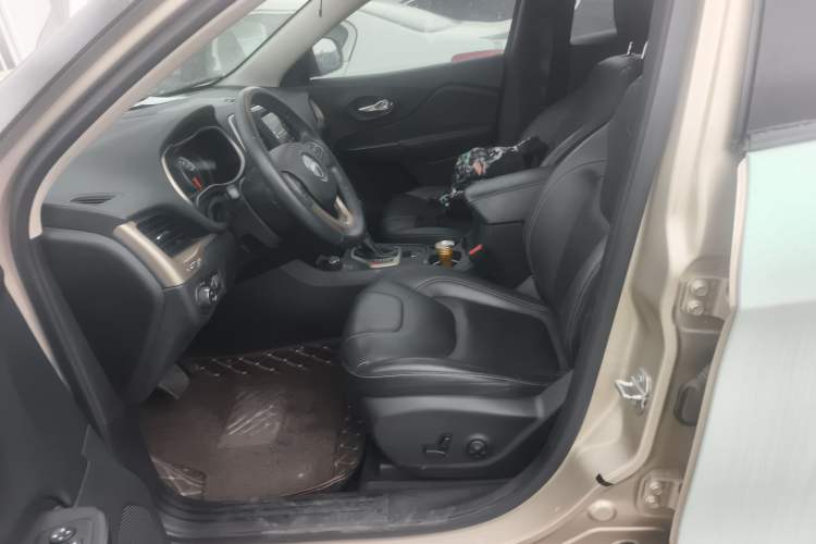 Used Jeep Cherokee 2016 2.4L Professional Smart Version
