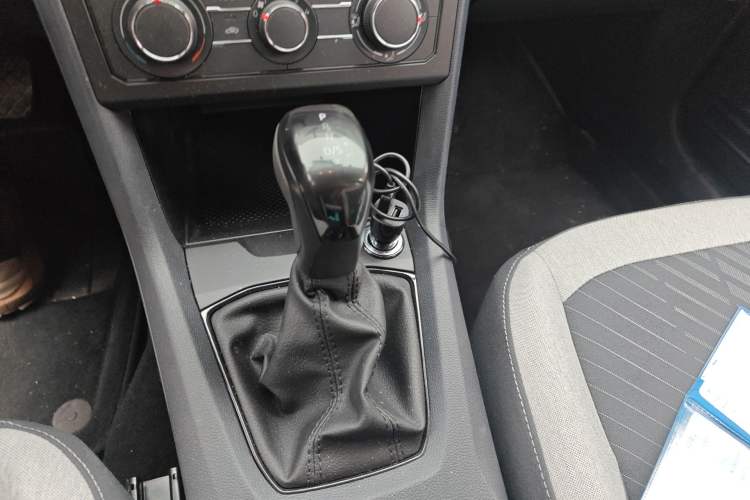 Used Volkswagen Tharu 2025 New Sharp 1.5L Sharp Edition Gear Lever