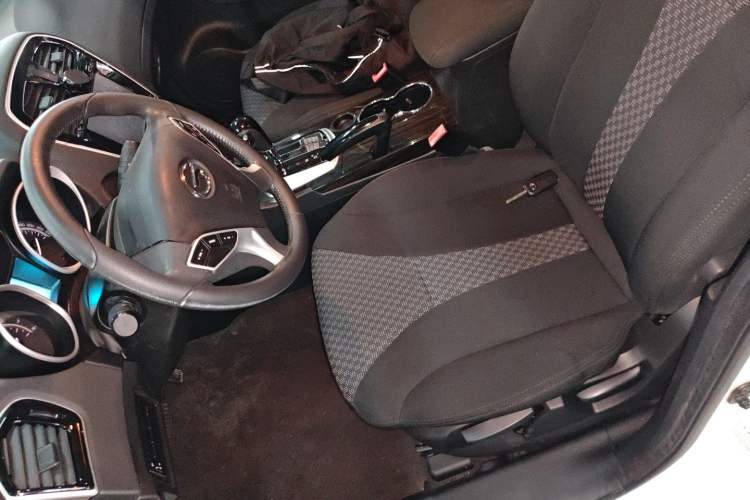 Used GAC Trumpchi GS5 Super 2015 2.0L Automatic Two-Wheel Drive Comfort Edition
