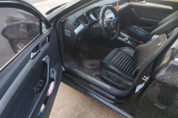 Used Volkswagen Magotan 2017 330TSI DSG Leading Model Driver Seat