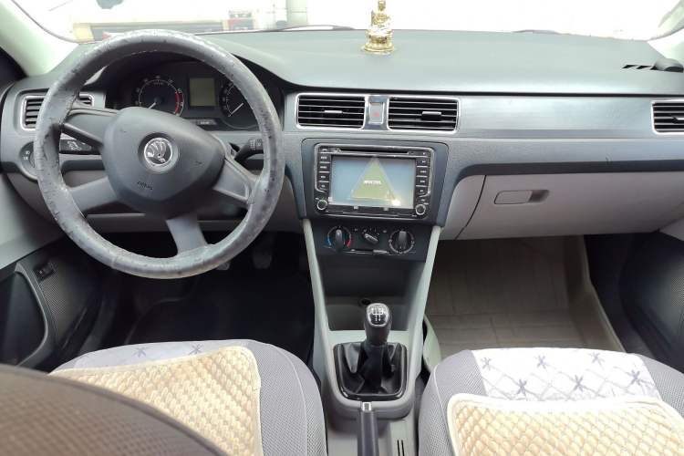 Used Skoda Rapid 2013 1.6L Manual Smart Selection Model