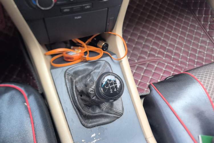 Used Chevrolet Epica 2010 1.8 Luxury Edition MT Gear Lever