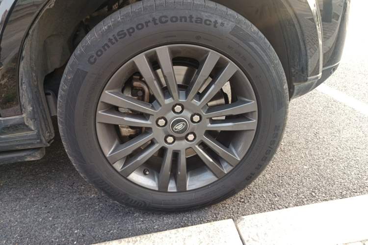 Used Land Rover Discovery 2016 3.0 SC Obsidian Black Heritage Edition HSE
