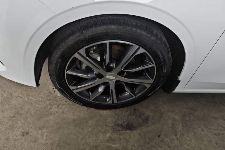 Used Geely Auto Emgrand 2022 4th Generation 1.5L CVT Luxury Model Left Front Wheel Hub