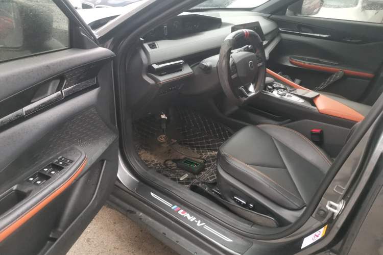 Used CHANGAN UNI-V iDD 2023 Zhidian iDD 1.5T 113km Smart & Fun Version (Rapid Edition)
