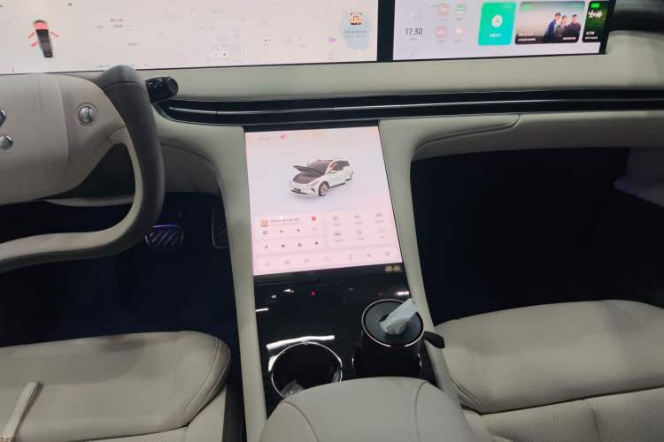 Used IM LS7 2023 100kWh Lux All-Wheel-Drive Version
