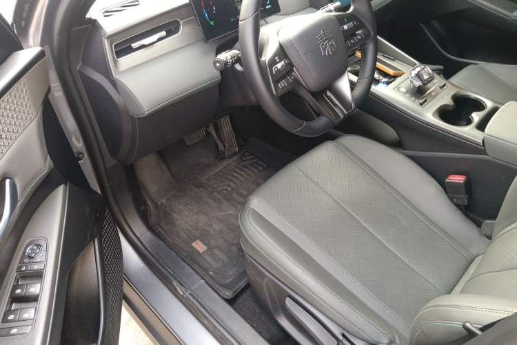 Used BYD Qin PLUS 2025 DM-i Smart Drive 55KM Leading Model
