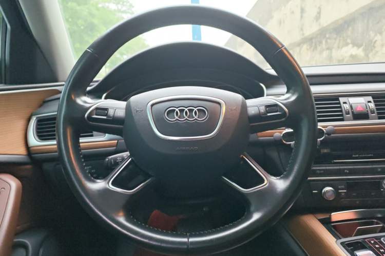 Used Audi A6L 2018 30th Anniversary Edition 30 FSI Style Model Steering Wheel