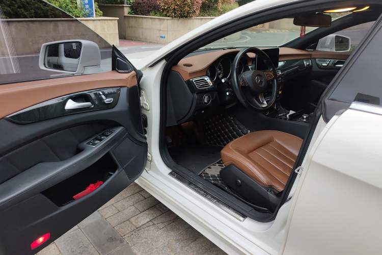Used Mercedes-Benz CLS 2016 CLS 320 Elegant Edition Driver Seat