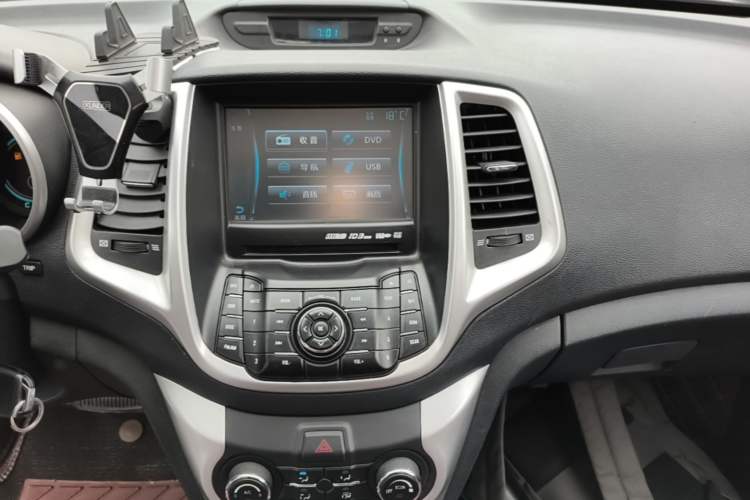 Used CHANGAN Eado 2013 1.6L Automatic ZhiKu Model China IV Standard Audio And AC Panel