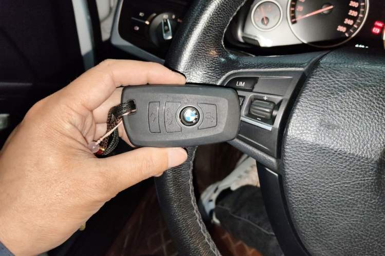 Used BMW 5 Series 2013 525Li Luxury Model