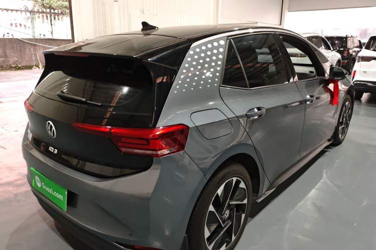 Used Volkswagen ID.3 2022 Active Pure Intelligent Enjoyment Edition Rear Right 45 Deg