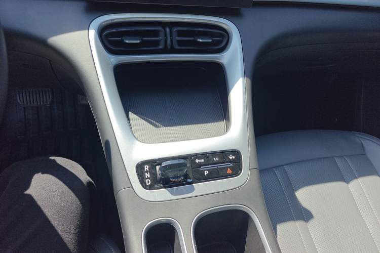 Used Geely Galaxy Geome 2025 310km Youth Edition Gear Lever