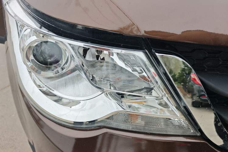 Used Baojun 730 2014 1.5L manual luxury trim 7 seats
