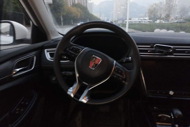 Used Roewe i5 2020 1.5L Automatic 4G Connect Luxury Flagship Edition