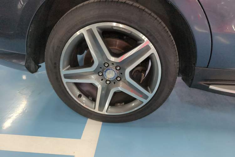 Used Mercedes-Benz GLE-Class 2015 GLE 400 4MATIC Right Rear Wheel Hub