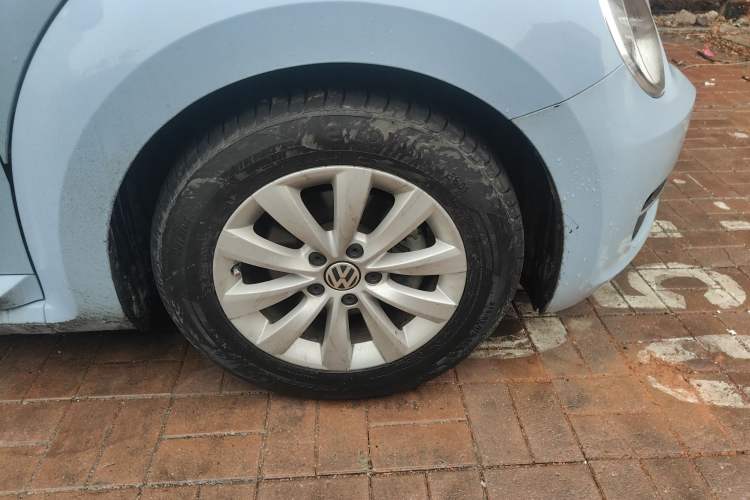 Used Volkswagen Beetle 2015 180TSI model
