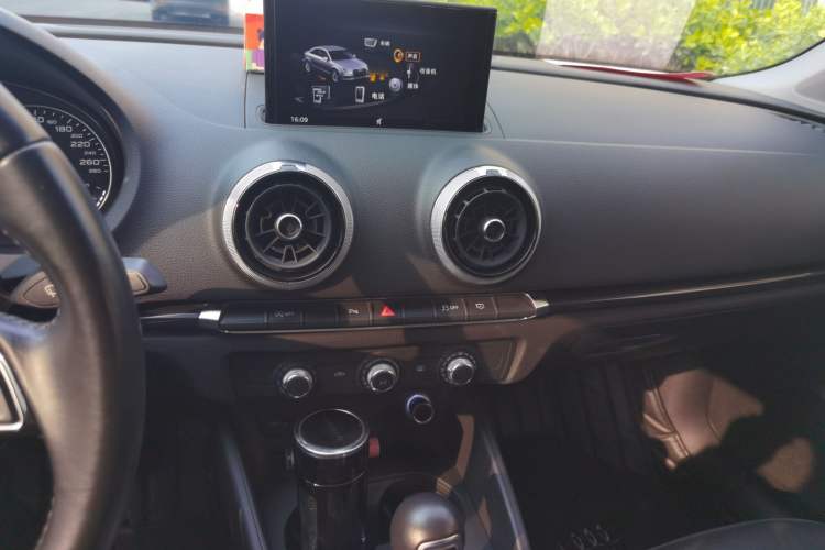 Used Audi A3 2018 30th Anniversary Edition Limousine 35 TFSI Fashion Model
