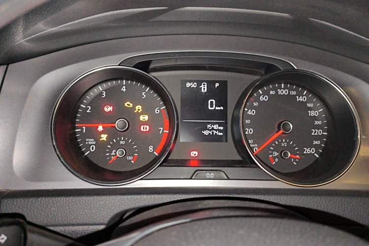 Used Volkswagen Golf 2015 1.6L Automatic Fashion Model Instrument Cluster