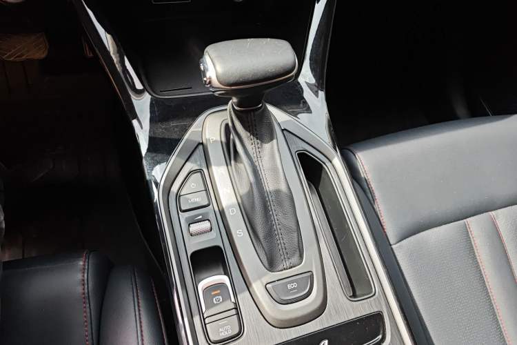 Used GAC Trumpchi GS4 2021 270T Automatic Elite Tech Edition Gear Lever