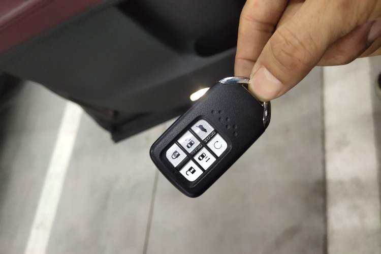 Used Honda Elysion 2022 2.0L eHEV Prestige Edition
