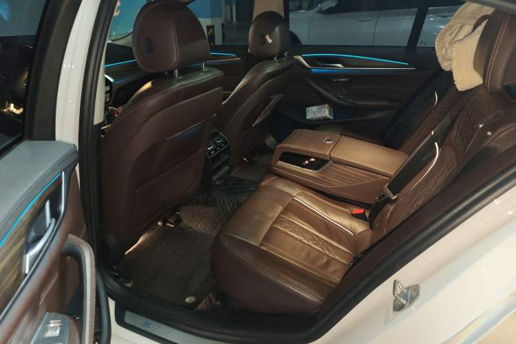 Used BMW 5 Series New Energy 2019 Updated Version 530Le Luxury Package Left Rear Seat