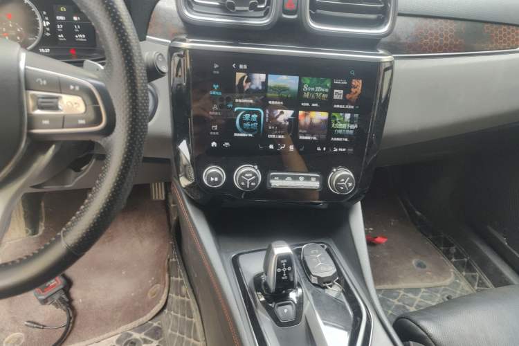 Used Lynk & Co 02 2020 1.5T DCT Two-Wheel Drive Pro Edition Audio And AC Panel