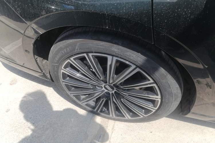 Used Geely Galaxy 8 2025 130km EM-P Starship Edition
