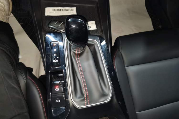 Used MG 5 2022 180 DVVT CVT Youth Luxury Edition
