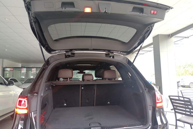 Used Mercedes-Benz GLC 2022 Facelift GLC 260 L 4MATIC Luxury Edition Trunk