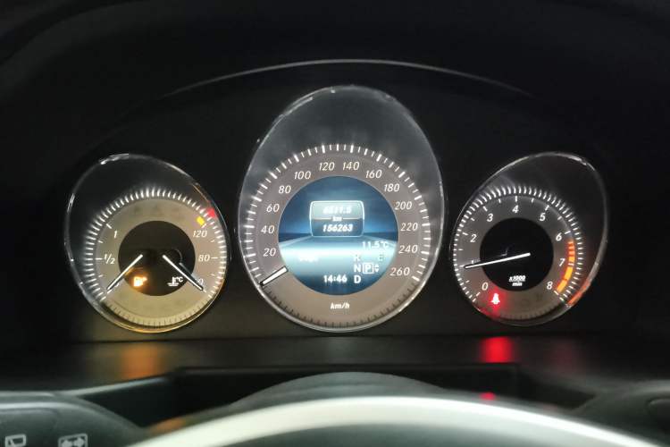 Used Mercedes-Benz GLK-Class 2013 GLK 300 4MATIC Dynamic Sunroof Model
