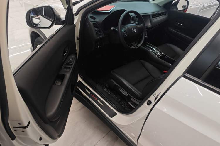 Used Honda Vezel 2020 1.5L CVT Pioneer Edition
